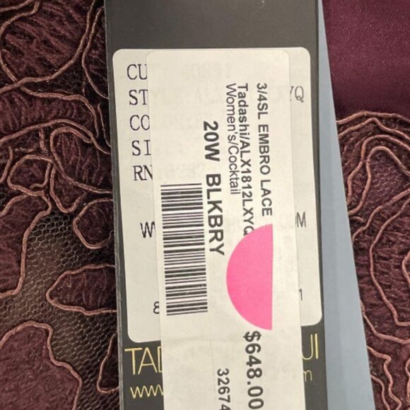 NWT Corded Embroidery on Tulle ¾ Sleeve Gown - Picture 15 of 15